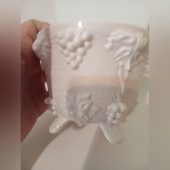 Vintage Pink Milk Glass 3.5"‎ Tall Pedalstal Planter Candy Dish Bowl - Picture 3 of 5